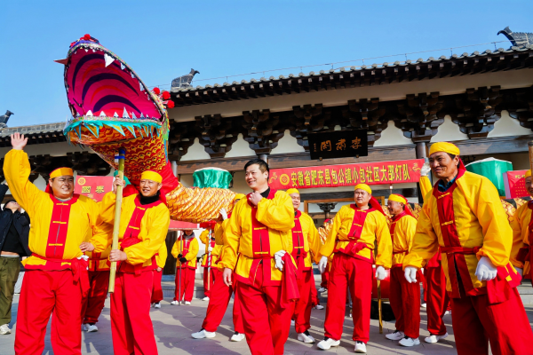 安徽肥东：百年洋蛇灯照亮美德传承之路